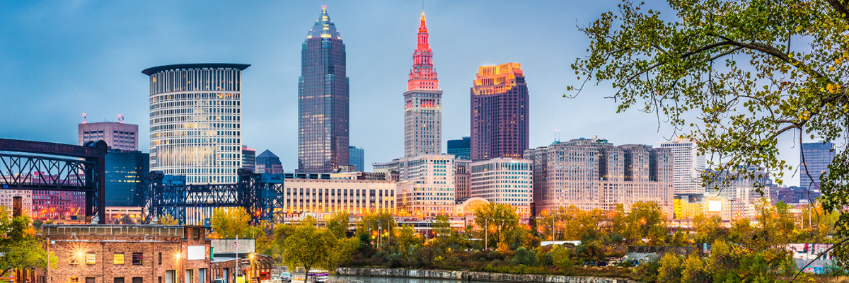 featured-1 cleveland, ohio skyline during early evening